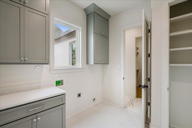 9121 CHEATHAM LN N, Germantown, TN 38138