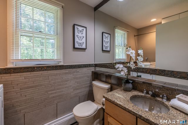 5 Grand Place, Newtown, CT 06470