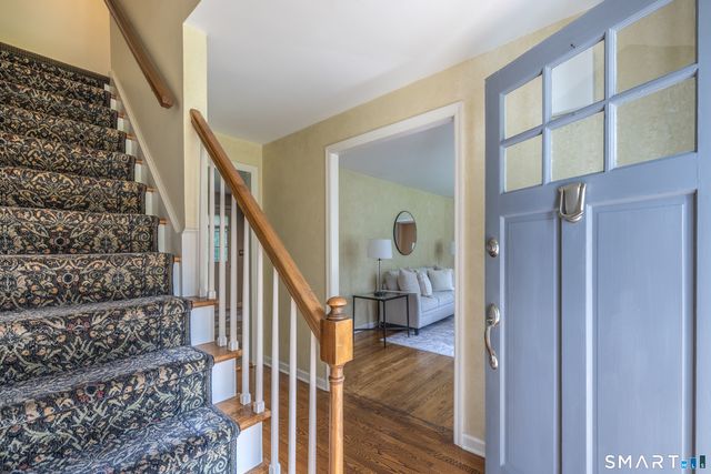 5 Grand Place, Newtown, CT 06470