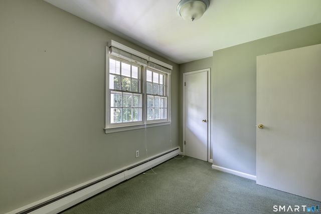 5 Grand Place, Newtown, CT 06470