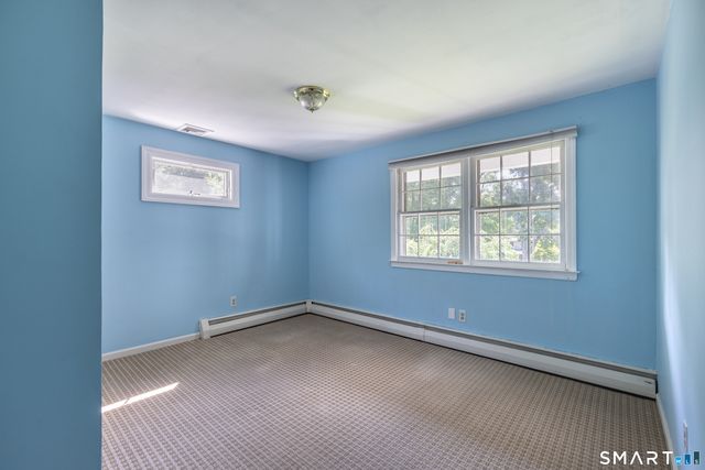 5 Grand Place, Newtown, CT 06470
