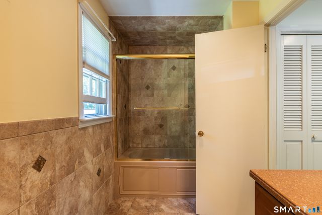 5 Grand Place, Newtown, CT 06470
