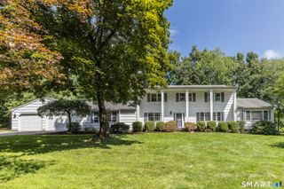 5 Grand Place, Newtown, CT 06470