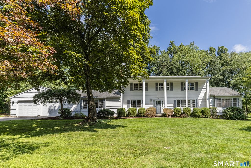 5 Grand Place, Newtown, CT 06470