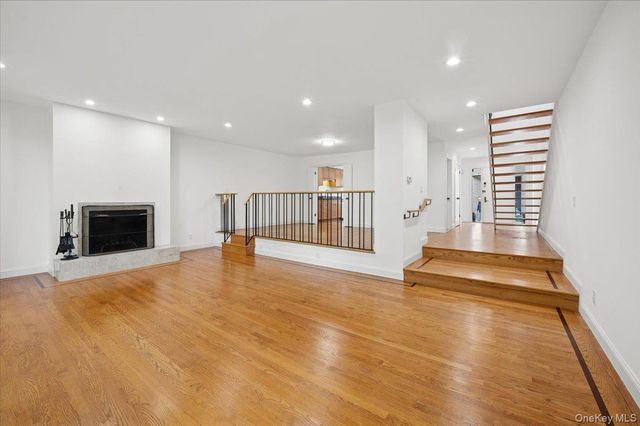 70 Waters Edge 70, Rye, NY 10580