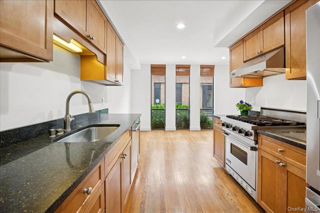 70 Waters Edge 70, Rye, NY 10580