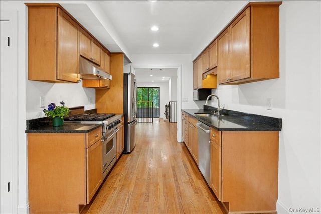 70 Waters Edge 70, Rye, NY 10580