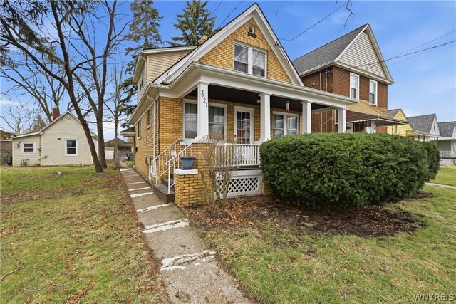 2621 Welch Avenue, Niagara Falls, NY 14303