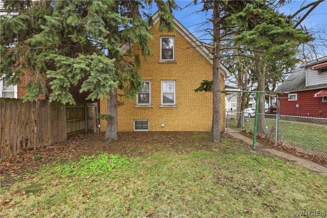 2621 Welch Avenue, Niagara Falls, NY 14303