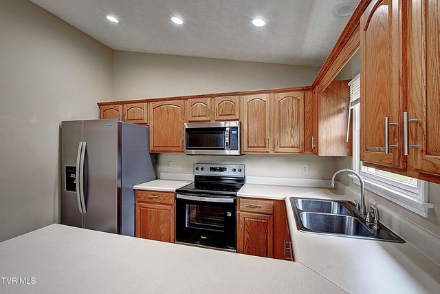 3636 Deland Drive, Kingsport, TN 37664
