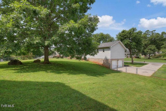 3636 Deland Drive, Kingsport, TN 37664