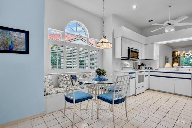 3386 CHELMSFORD COURT 7, Sarasota, FL 34235