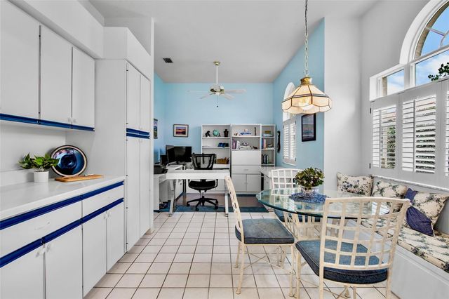 3386 CHELMSFORD COURT 7, Sarasota, FL 34235
