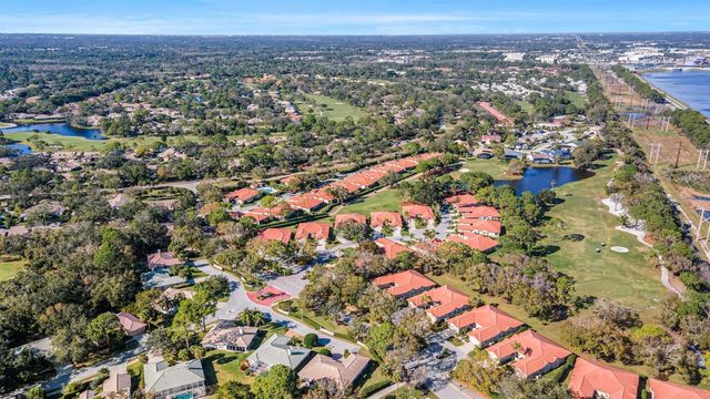 3386 CHELMSFORD COURT 7, Sarasota, FL 34235