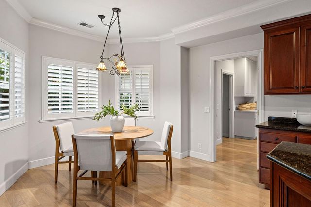 5 Latham Ln, Sacramento, CA 95864