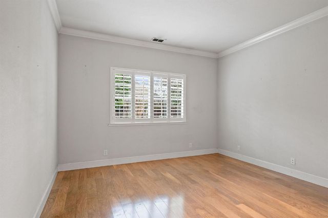 5 Latham Ln, Sacramento, CA 95864