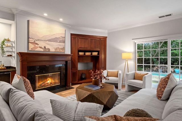 5 Latham Ln, Sacramento, CA 95864