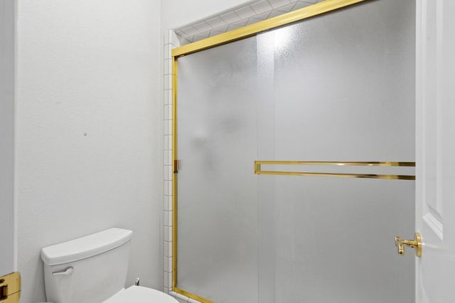 5 Latham Ln, Sacramento, CA 95864