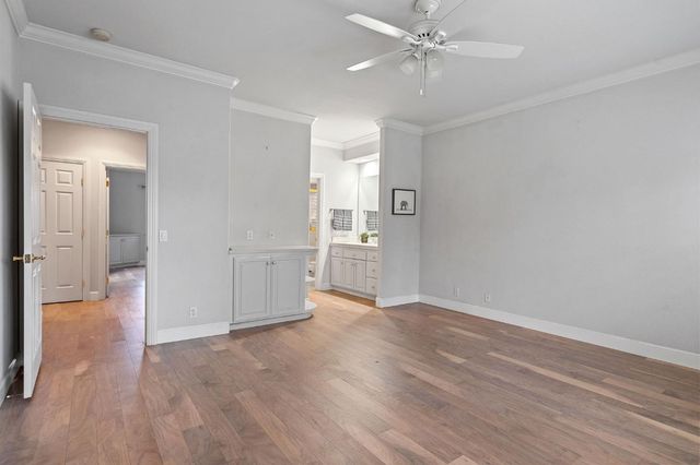 5 Latham Ln, Sacramento, CA 95864