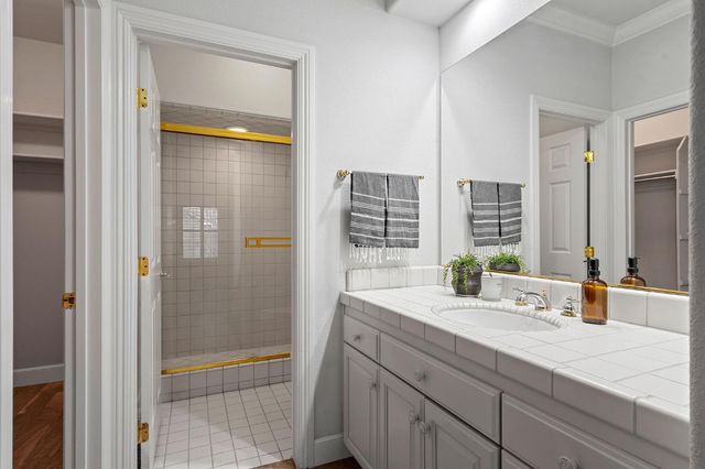 5 Latham Ln, Sacramento, CA 95864