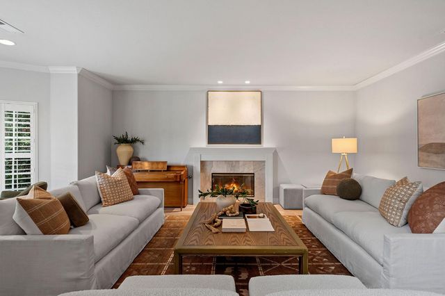 5 Latham Ln, Sacramento, CA 95864