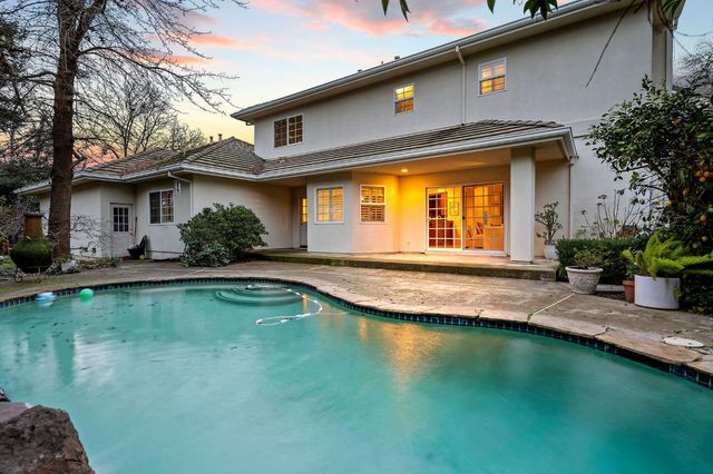 5 Latham Ln, Sacramento, CA 95864