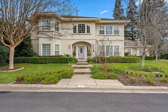 5 Latham Ln, Sacramento, CA 95864