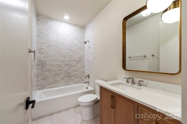 1500 Queens Road 204, Charlotte, NC 28207