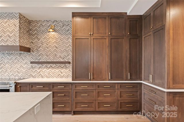 1500 Queens Road 204, Charlotte, NC 28207