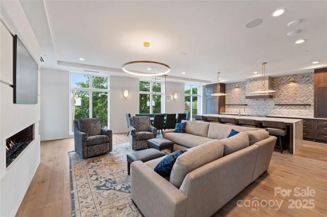 1500 Queens Road 204, Charlotte, NC 28207