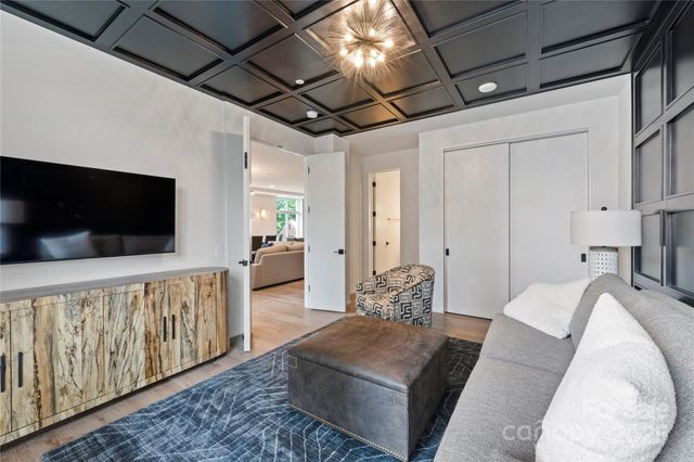 1500 Queens Road 204, Charlotte, NC 28207