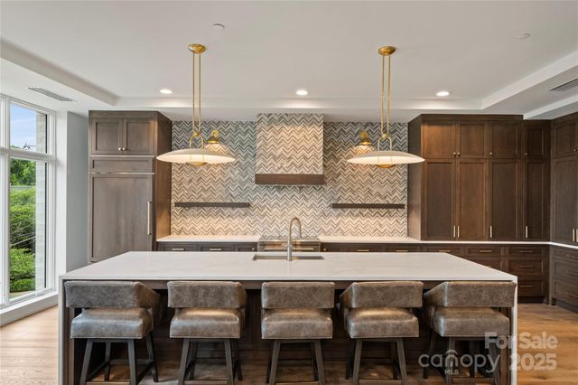 1500 Queens Road 204, Charlotte, NC 28207