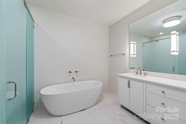 1500 Queens Road 204, Charlotte, NC 28207