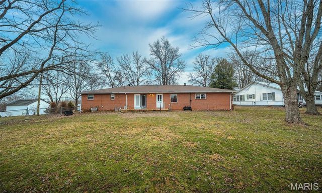 419 E Hardy Street, St James, MO 65559