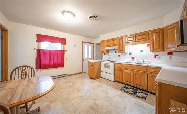 419 E Hardy Street, St James, MO 65559