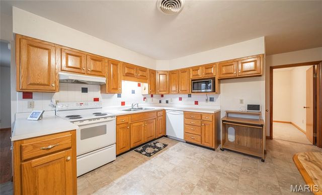 419 E Hardy Street, St James, MO 65559