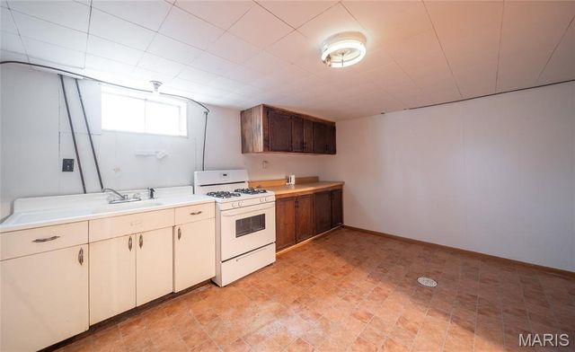 419 E Hardy Street, St James, MO 65559