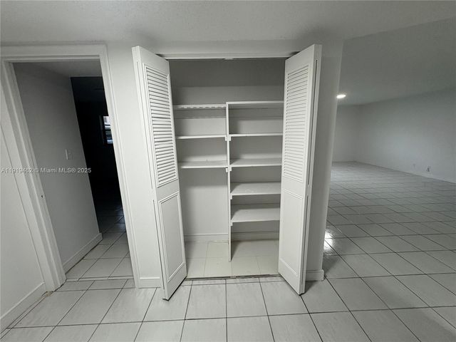 4801 NW 22nd Ct 103, Lauderhill, FL 33313