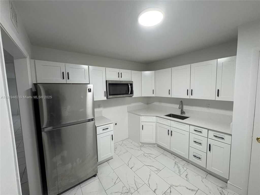 4801 NW 22nd Ct 103, Lauderhill, FL 33313