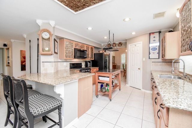 222 High Meadows Drive, Sugar Land, TX 77479