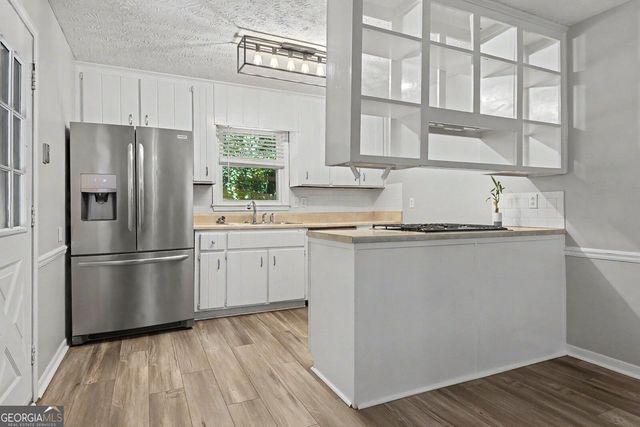 917 Andover Court, Woodstock, GA 30188
