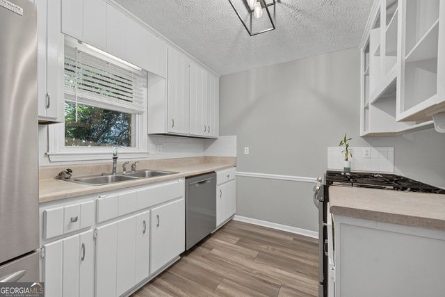 917 Andover Court, Woodstock, GA 30188