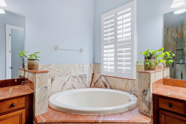 18043 COZUMEL ISLE DRIVE, Tampa, FL 33647