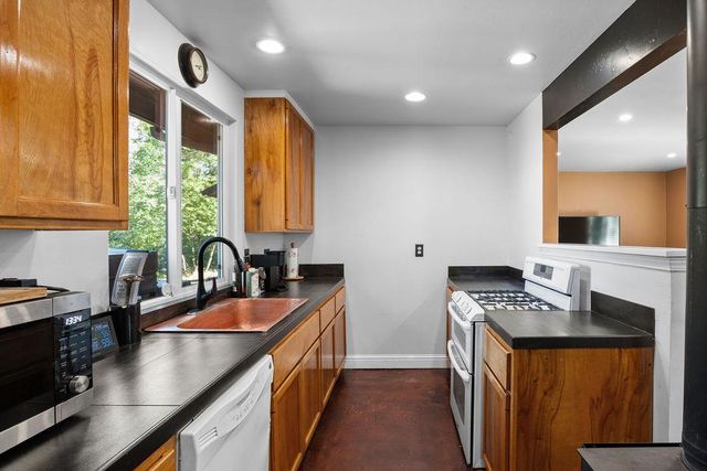 7091 Rickety Rd, Somerset, CA 95684