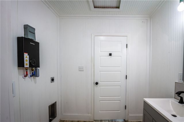421 South San Patricio, Sinton, TX 78387