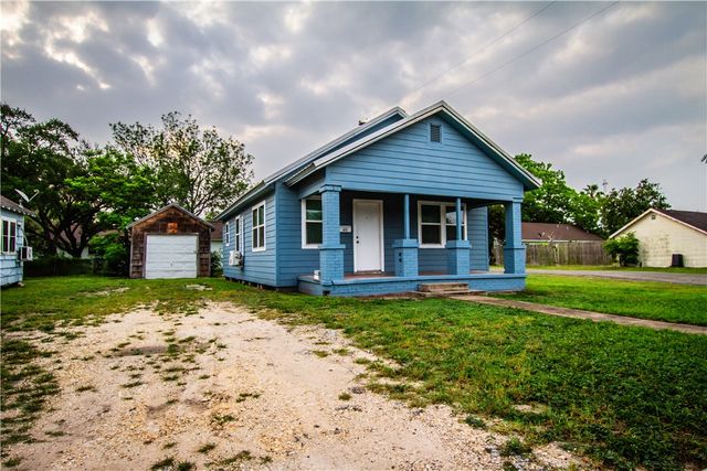 421 South San Patricio, Sinton, TX 78387