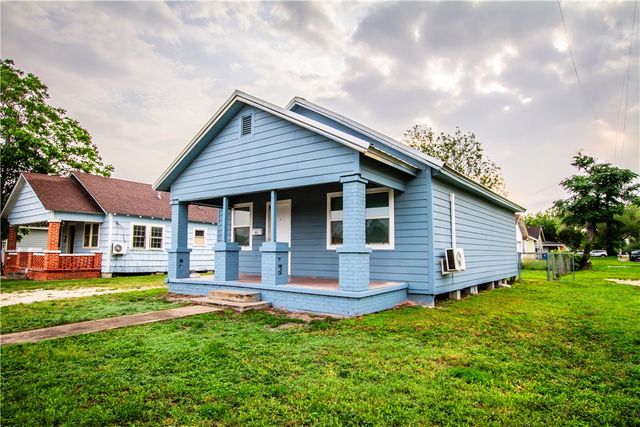 421 South San Patricio, Sinton, TX 78387