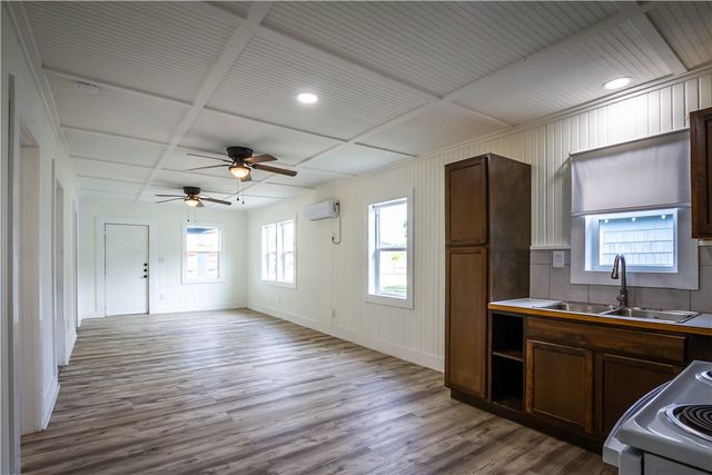 421 South San Patricio, Sinton, TX 78387