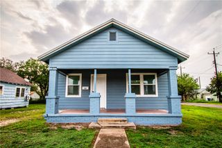 421 South San Patricio, Sinton, TX 78387