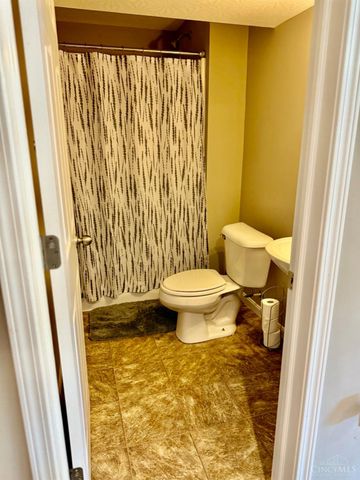 857 Hocking Meadow Circle, Monroe, OH 45050